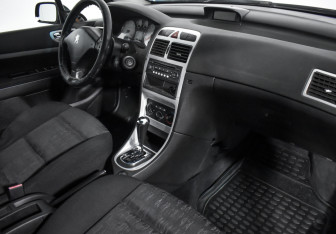 Подержанный автомобиль Peugeot 307 Hatchback 2007 года (13 фото)