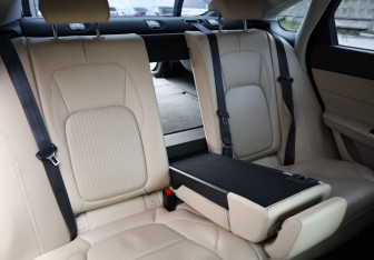 Подержанный автомобиль Jaguar XF Sedan 2018 года (27 фото)