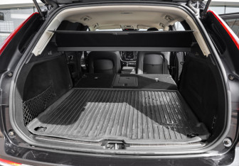 Подержанный автомобиль Volvo XC60 2018 года (33 фото)
