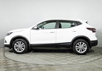 Подержанный автомобиль Nissan Qashqai 2021 года (8 фото)