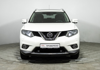 Подержанный автомобиль Nissan X-Trail 2016 года (2 фото)