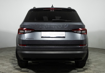 Подержанный автомобиль Skoda Kodiaq 2021 года (6 фото)