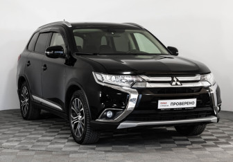 Подержанный автомобиль Mitsubishi Outlander 2015 года (3 фото)