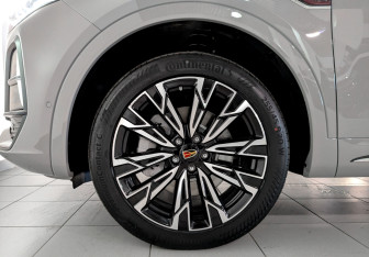 Новый Hongqi HS5 2025 (7 фото)