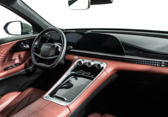 Подержанный автомобиль Exeed RX 2023 года (9 фото)