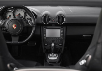 Подержанный автомобиль Porsche Cayman 2010 года (19 фото)