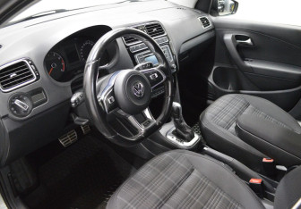 Подержанный автомобиль Volkswagen Polo Sedan 2016 года (10 фото)