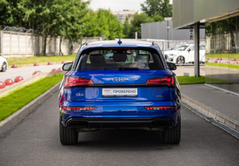 Подержанный автомобиль Audi Q5 2021 года (7 фото)