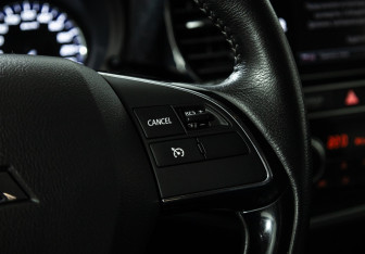 Подержанный автомобиль Mitsubishi Outlander 2019 года (18 фото)