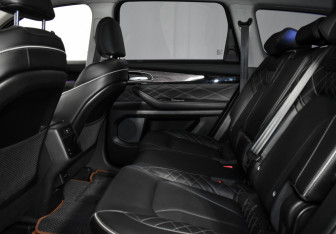 Подержанный автомобиль Exeed VX 2023 года (13 фото)