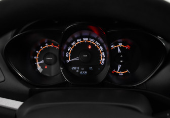 Подержанный автомобиль LADA (ВАЗ) Vesta Sedan 2019 года (16 фото)