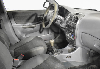 Подержанный автомобиль Hyundai Accent Sedan 2003 года (12 фото)