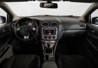 Подержанный автомобиль Ford Focus Hatchback 2011 года (77 фото)