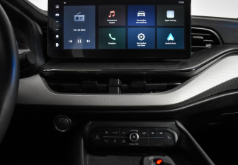 Подержанный автомобиль Haval F7 2023 года (15 фото)