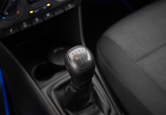 Подержанный автомобиль Skoda Rapid Liftback 2015 года (14 фото)