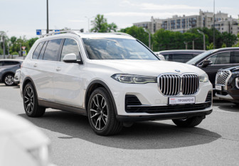 Подержанный автомобиль BMW X7 2019 года (3 фото)