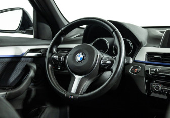 Подержанный автомобиль BMW X1 2018 года (19 фото)