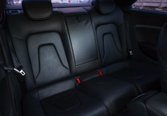 Подержанный автомобиль Audi A5 Coupe 2013 года (22 фото)