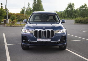 Подержанный автомобиль BMW X7 2019 года (3 фото)