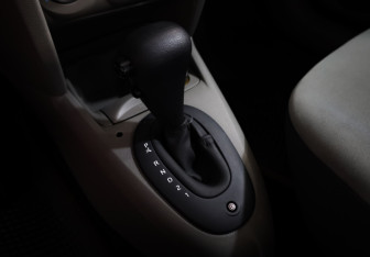 Подержанный автомобиль Renault Symbol 2008 года (13 фото)