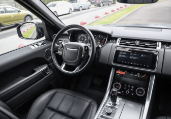 Подержанный автомобиль Land Rover Range Rover Sport 2020 года (13 фото)
