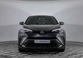 Подержанный автомобиль Toyota C-HR 2021 года (2 фото)