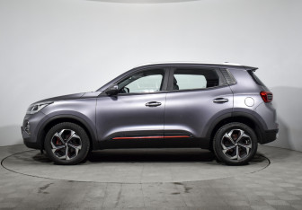 Подержанный автомобиль Chery Tiggo 4 Pro 2022 года (8 фото)