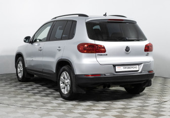 Подержанный автомобиль Volkswagen Tiguan 2011 года (7 фото)