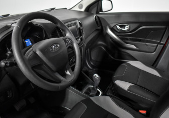 Подержанный автомобиль LADA (ВАЗ) XRAY 2017 года (9 фото)