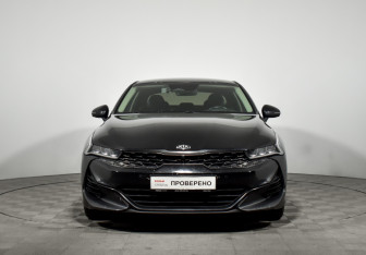 Подержанный автомобиль Kia K5 2021 года (2 фото)