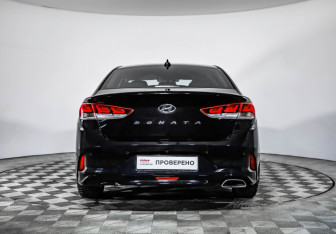 Подержанный автомобиль Hyundai Sonata 2019 года (6 фото)