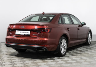 Подержанный автомобиль Audi A4 Sedan 2019 года (5 фото)