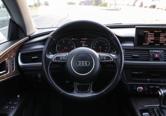 Подержанный автомобиль Audi A7 2012 года (16 фото)