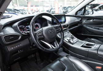 Подержанный автомобиль Hyundai Santa Fe 2020 года (15 фото)