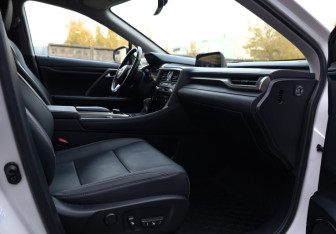 Подержанный автомобиль Lexus RX 2018 года (27 фото)