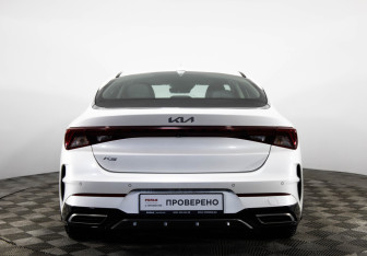 Подержанный автомобиль Kia K5 2022 года (6 фото)