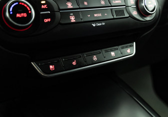 Подержанный автомобиль Kia Sorento 2016 года (17 фото)