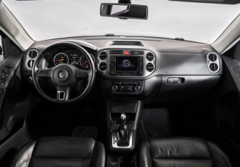 Подержанный автомобиль Volkswagen Tiguan 2010 года (10 фото)