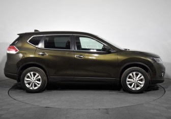 Подержанный автомобиль Nissan X-Trail 2018 года (4 фото)