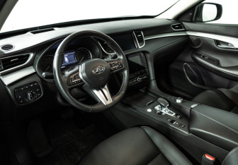 Подержанный автомобиль Infiniti QX50 2021 года (11 фото)