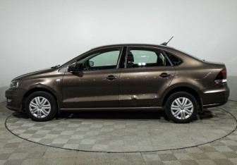 Подержанный автомобиль Volkswagen Polo Sedan 2019 года (8 фото)