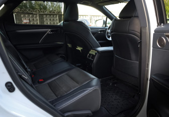 Подержанный автомобиль Lexus RX 2017 года (18 фото)