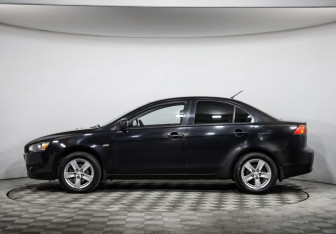 Подержанный автомобиль Mitsubishi Lancer Sedan 2008 года (8 фото)