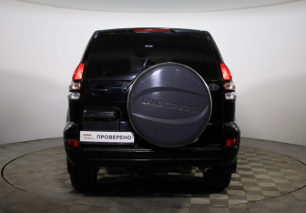 Подержанный автомобиль Toyota Land Cruiser Prado 2007 года (6 фото)