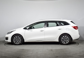 Подержанный автомобиль Kia Ceed Wagon 2017 года (8 фото)