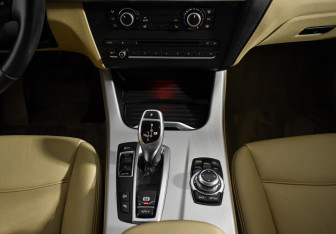 Подержанный автомобиль BMW X4 2015 года (16 фото)