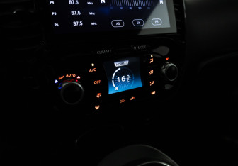 Подержанный автомобиль Nissan Juke 2014 года (14 фото)