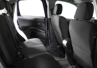 Подержанный автомобиль Mitsubishi Outlander 2011 года (9 фото)