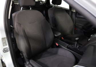 Подержанный автомобиль Ford Focus Hatchback 2019 года (19 фото)