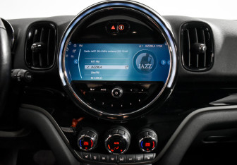 Подержанный автомобиль MINI Countryman 2021 года (20 фото)